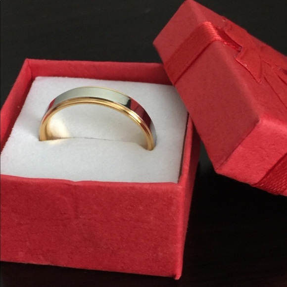 Bride and Groom Wedding Band. - Picture 2 of 8